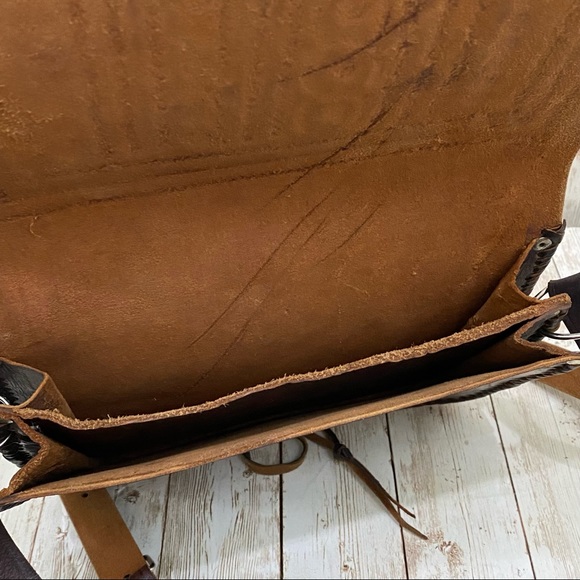 Vintage Hand tooled Embossed Leather Fold Over Crossbody Bag - Picture 10 of 14